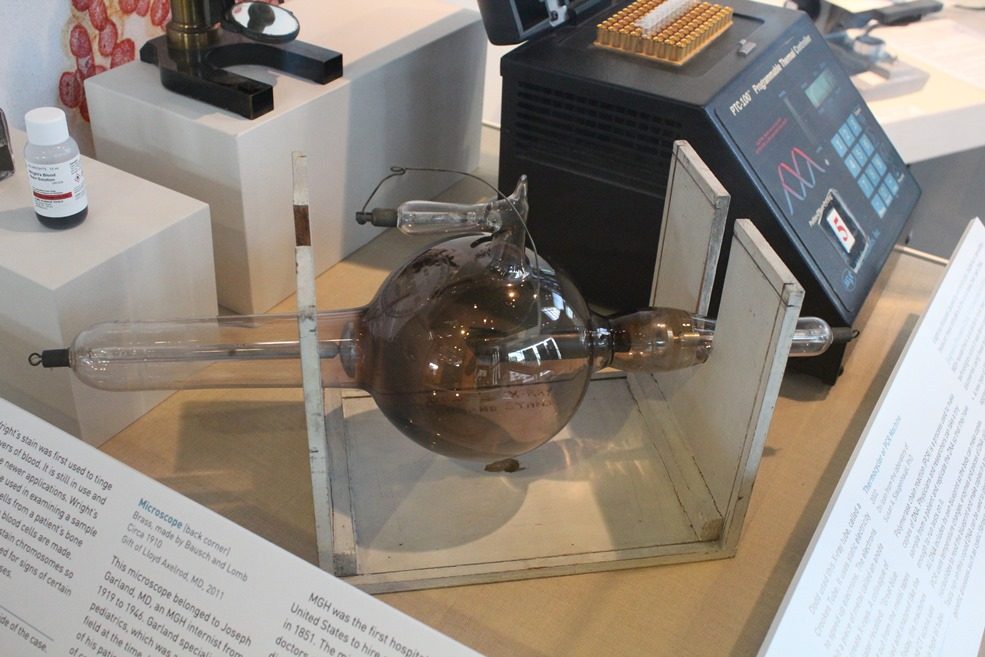 Early Mgh X Ray Tube.jpg